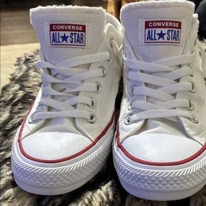 Converse Woman